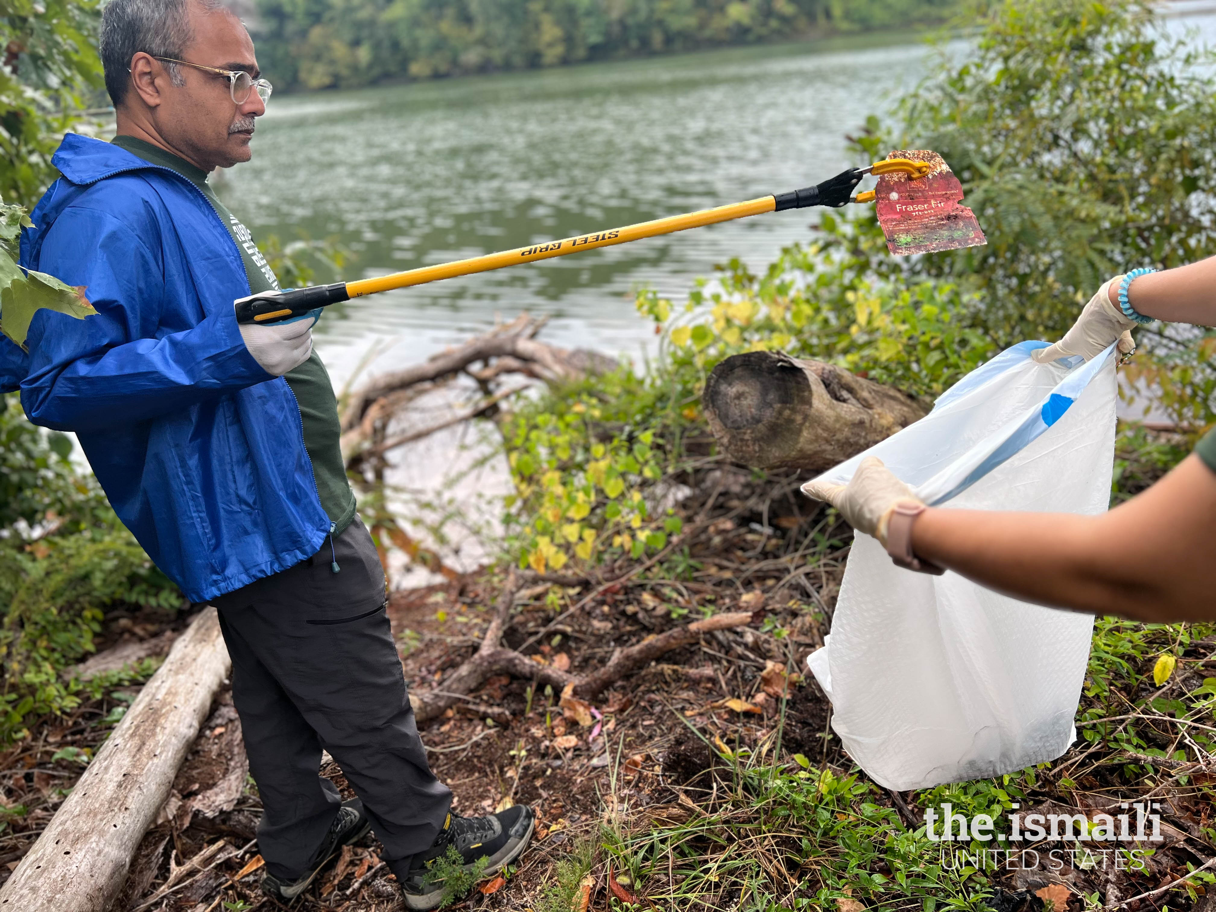 Ismaili CIVIC volunteers from Chattanooga, Tennessee, cleaned up the Wolftever Creek Boat Ramp on Global Ismaili CIVIC Day.