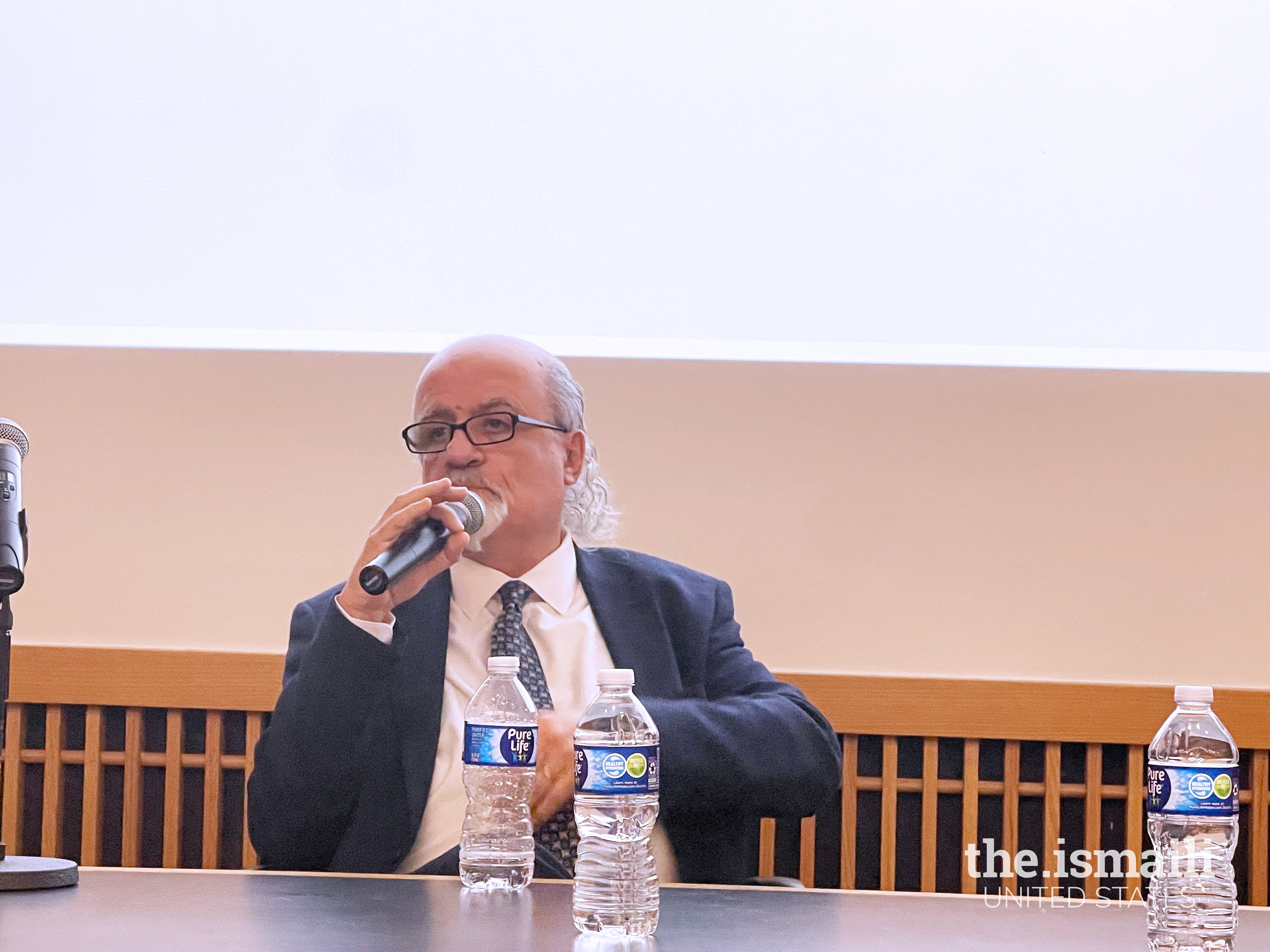 Prof Nasser Rabbat, Director of the Aga Khan Program for Islamic Architecture at MIT, spoke to the audience.