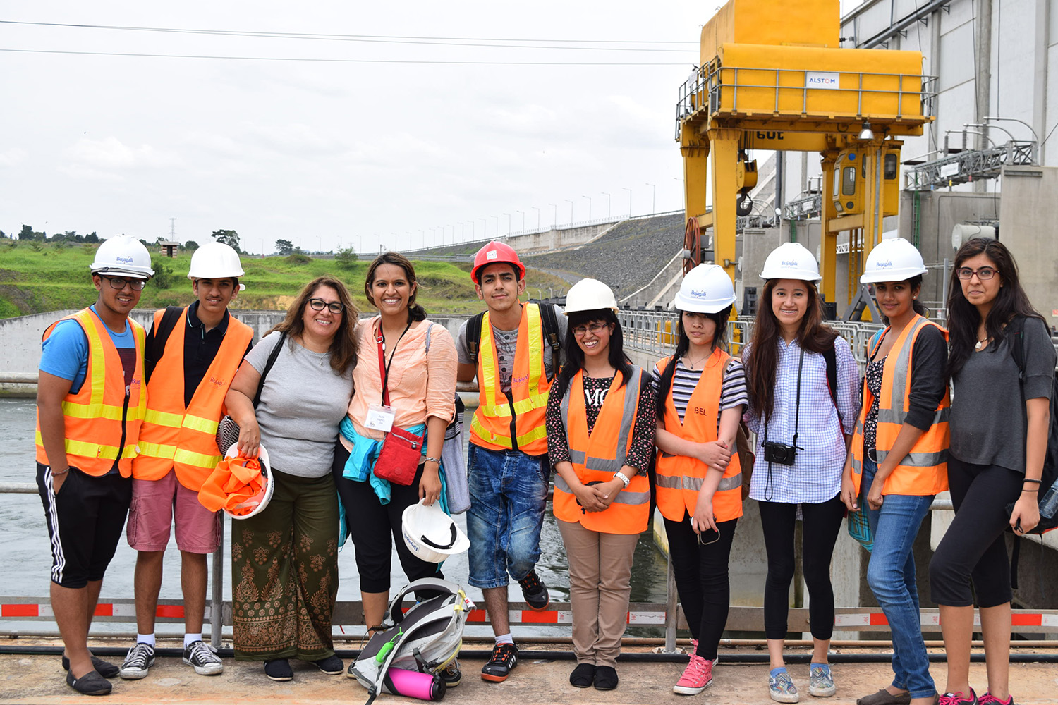 Campers visit the Bujagali Hydroelectric Power Station in Jinja, an AKDN project that generates 250 megawatts and provides significant economic and social benefits to Ugandans. Global Encounters / Nashila Somani Ladha