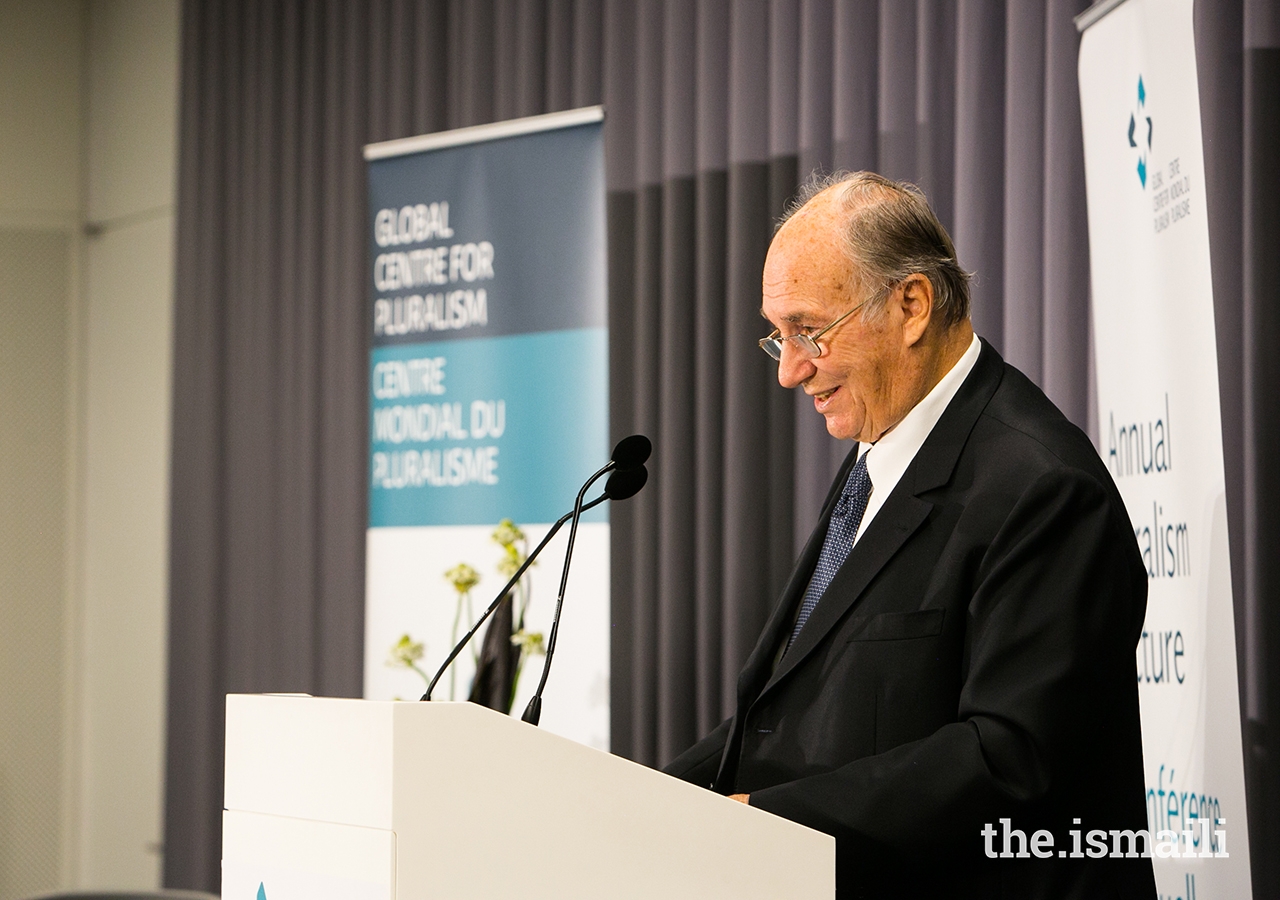 Mawlana Hazar Imam introduces the 2018 Annual Pluralism Lecture speaker Karen Armstrong to guests at the Aga Khan Centre in London.