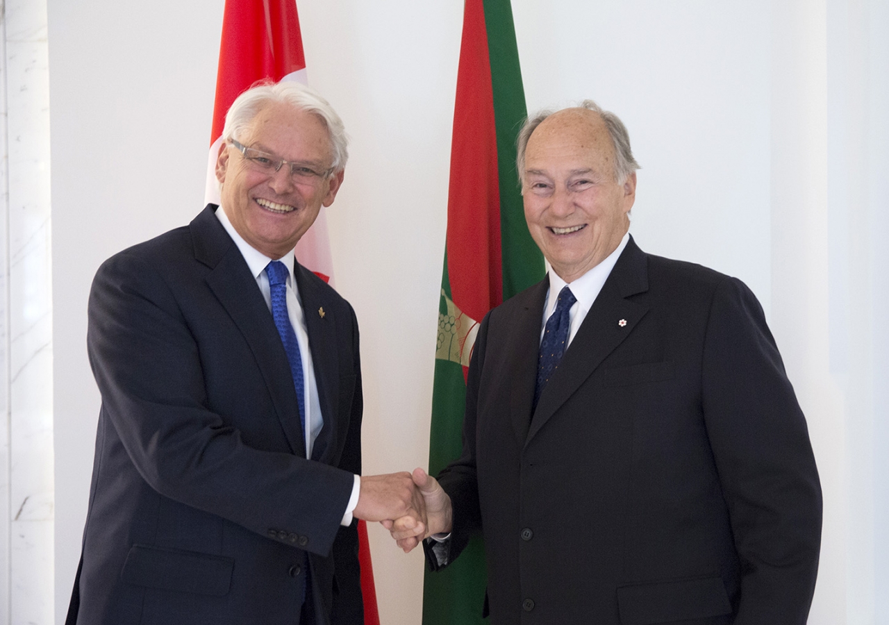 Mawlana Hazar Imam and Gordon Campbell, Canada's Representative to the Ismaili Imamat meet at Aiglemont. AKDN / Cécile Genest