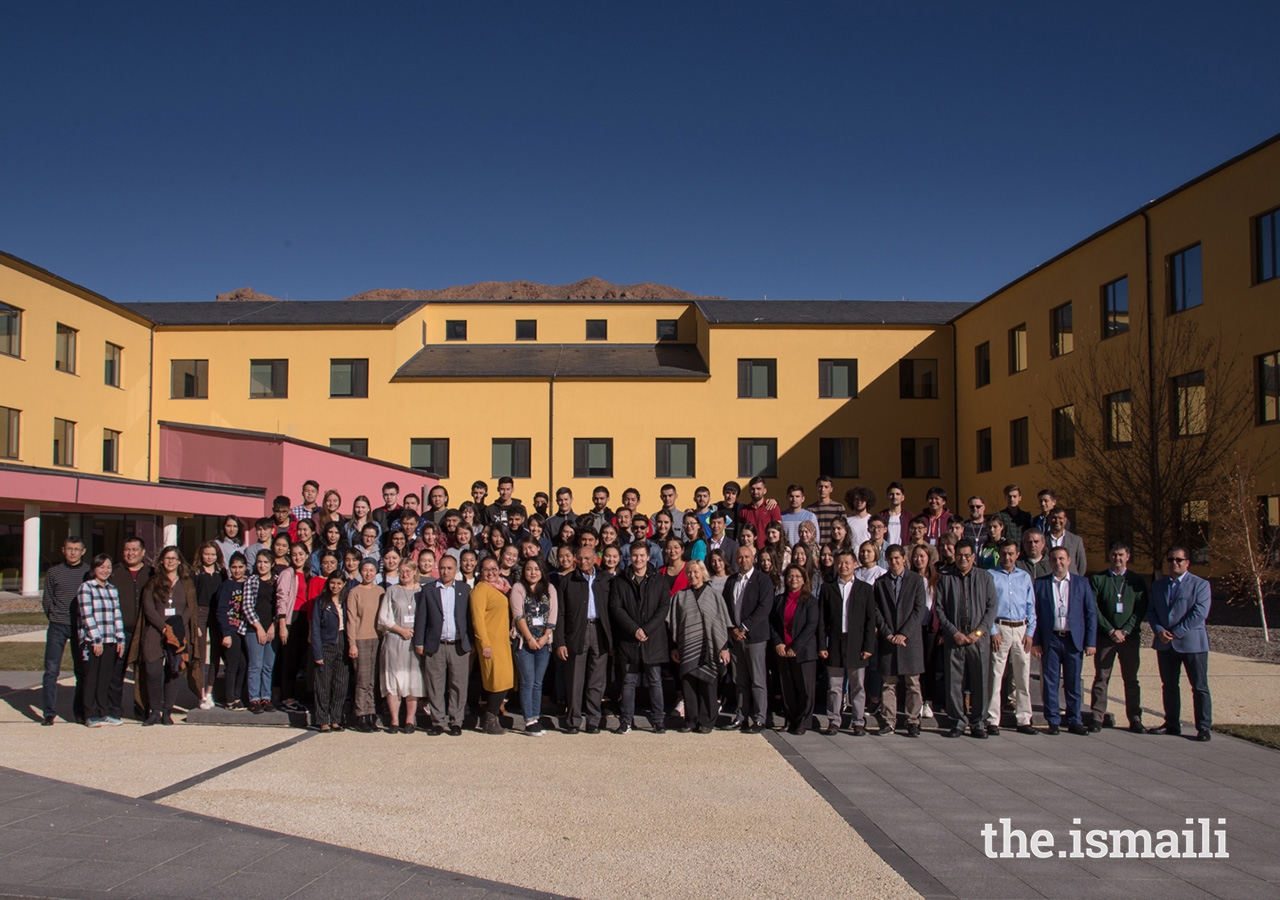 Prince Aly Muhammad together with faculty, staff and students at the Naryn Campus of the University of Central Asia.