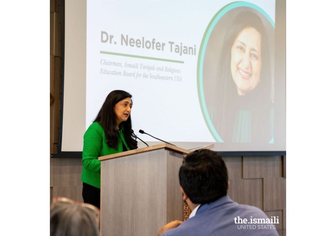  Chairperson Neelofer Tajani of the Ismaili Tariqah and Religious Education Board (ITREB) discussed the Board's role with the volunteering participants.