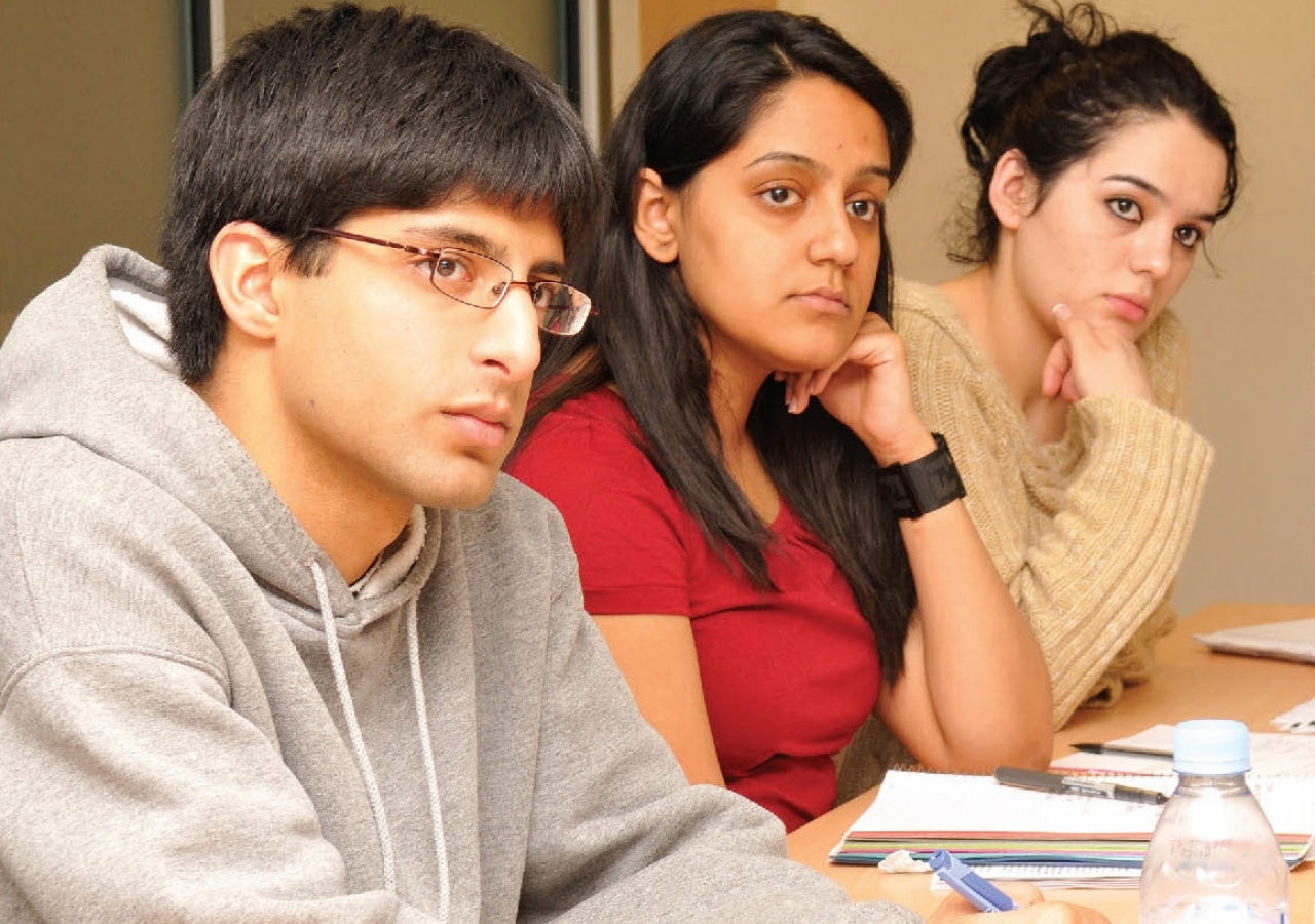 GPISH students listen during a course lecture at The Institute of Ismaili Studies. 