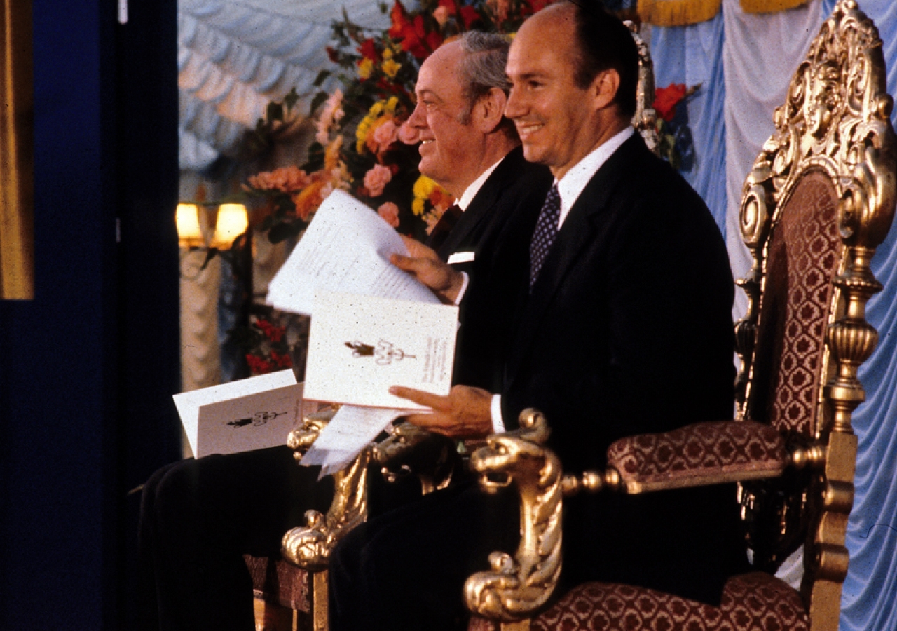 Mawlana Hazar Imam presided over the inauguration of the Ismaili Centre site at Cromwell Road, while Lord Soames performed the ceremony of foundation.