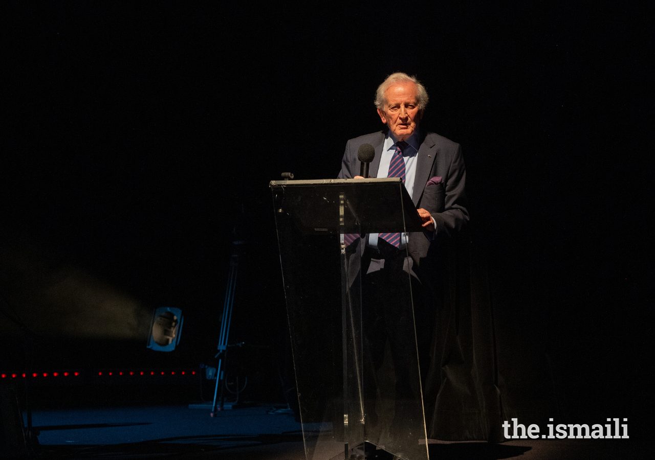 Luis Monreal, Directeur général de l'Aga Khan Trust for Culture, a accueilli les invités au concert des Aga Khan Master Musicians.