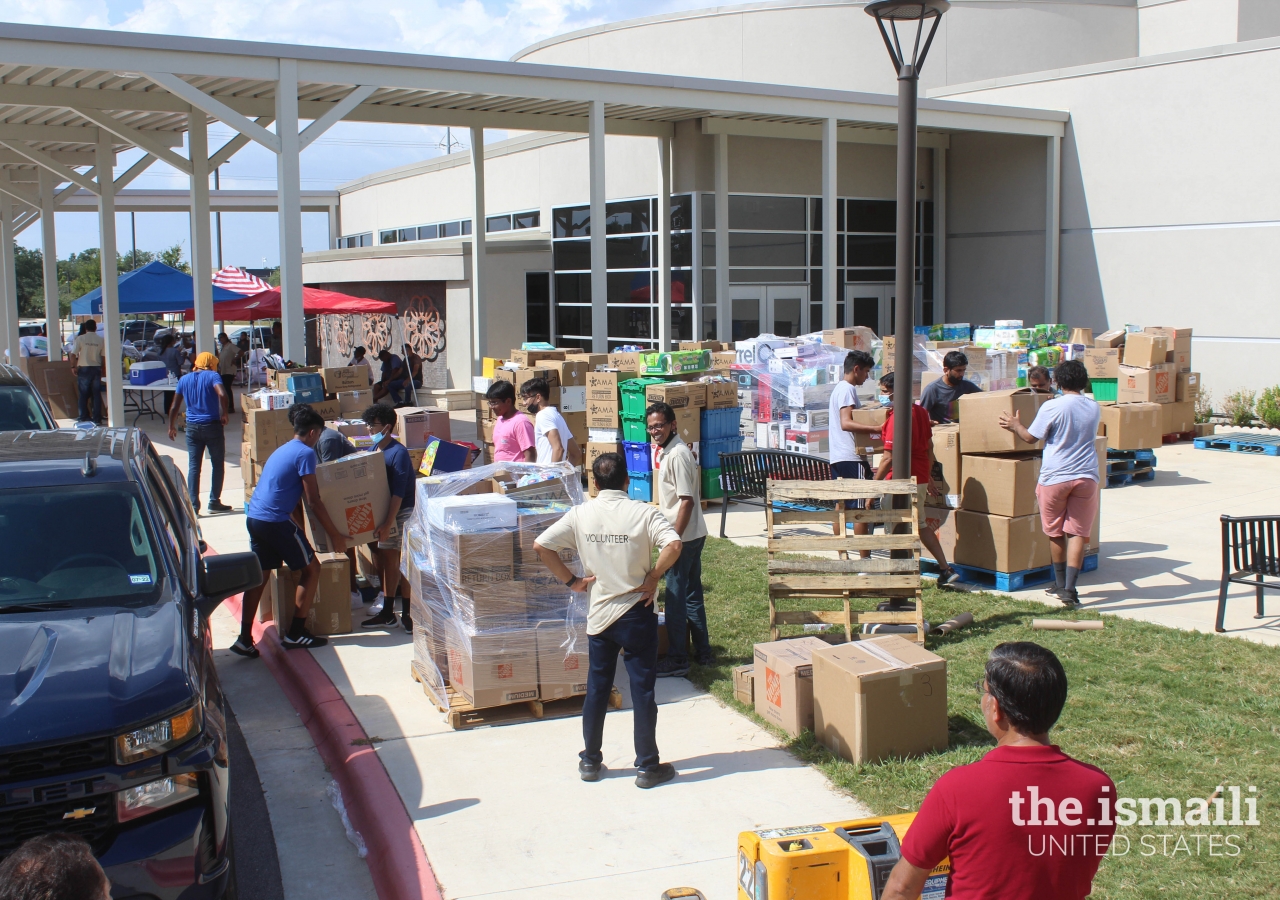 Ismaili CIVIC volunteers organized collection drives at Jamatkhanas across the country.