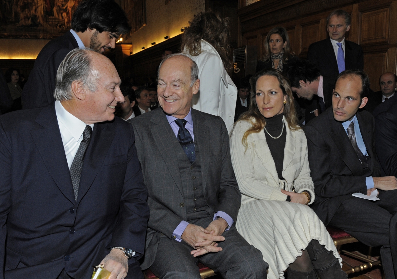 Prince Amyn, Princess Zahra and Prince Hussain joined Mawlana Hazar Imam at the Le Nouvel Economiste award ceremony, where Hazar Imam received the Prix de l’Entrepreneur philanthropique de l’année 2009 (2009 Philanthropic Entrepreneur o