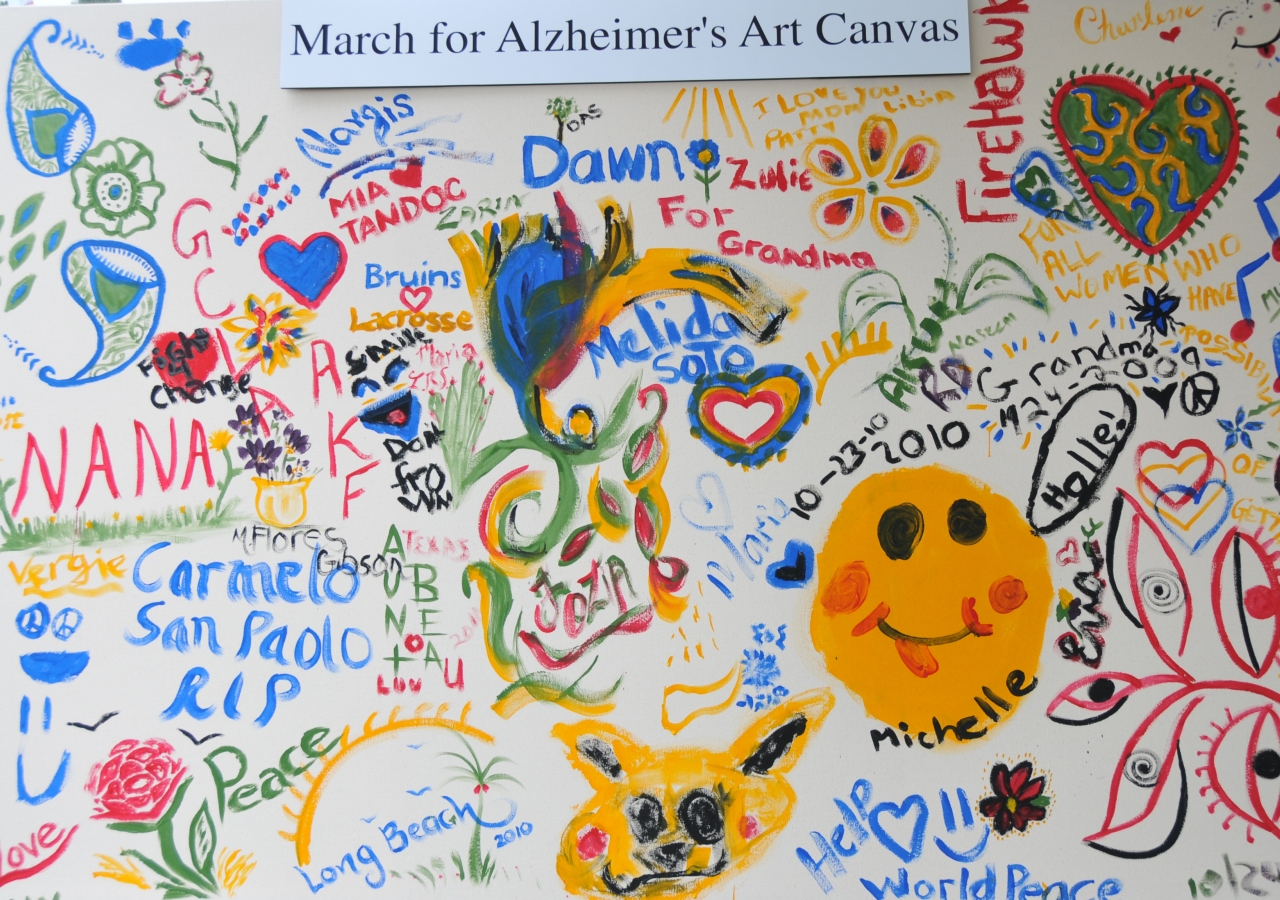 The Ismaili Council’s Art for Alzheimerâ€™s canvas includes notes from many supporters, including the First Lady of California, Maria Shriver.