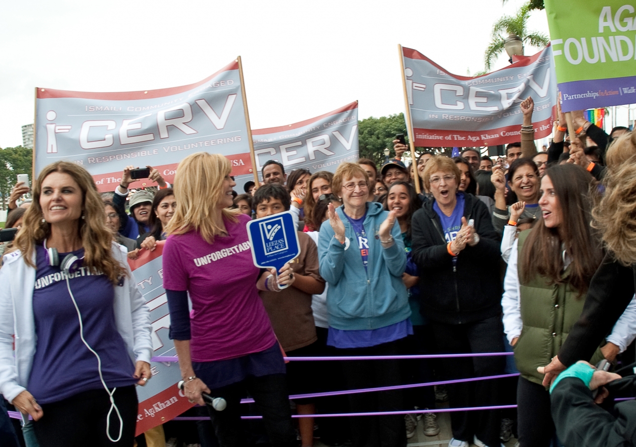 Participants from the Ismaili community gather behind California First Lady Maria Shriver at the start line of the March on Alzheimer’s that bears her name.