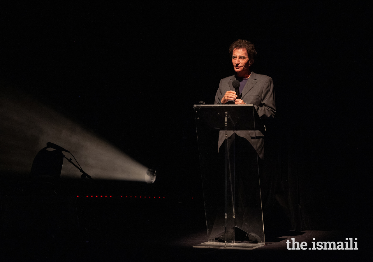 Jack Lang, Président de l'Institut du Monde Arabe, s'adresse aux invités avant le concert.