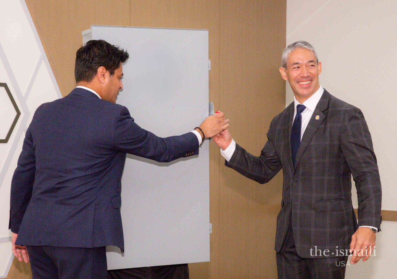 On behalf of the Ismaili Council for the Southwestern United States, President Faisal Momin and the esteemed Mayor Ron Nirenberg of San Antonio participated in a ceremonial event to "flip the switch" on the Big Sun Solar panel at the San Antonio Jamatkhana. This initiative underscores the community's commitment to energy efficiency and sustainability.