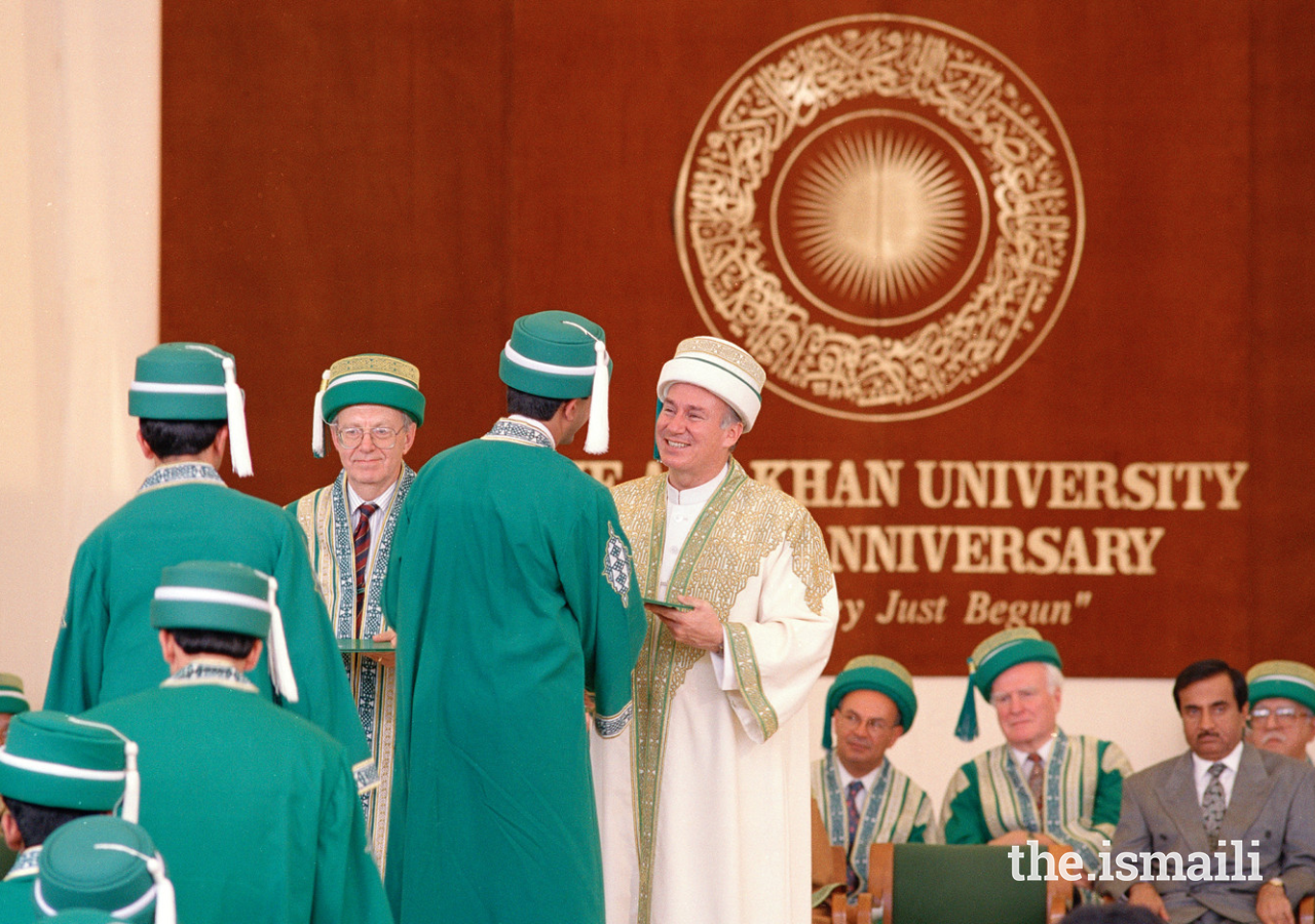 Mawlana Hazar Imam presented certificates at the Aga Khan University's Convocation Ceremony in 1994, as part of the University's 10th anniversary celebrations.