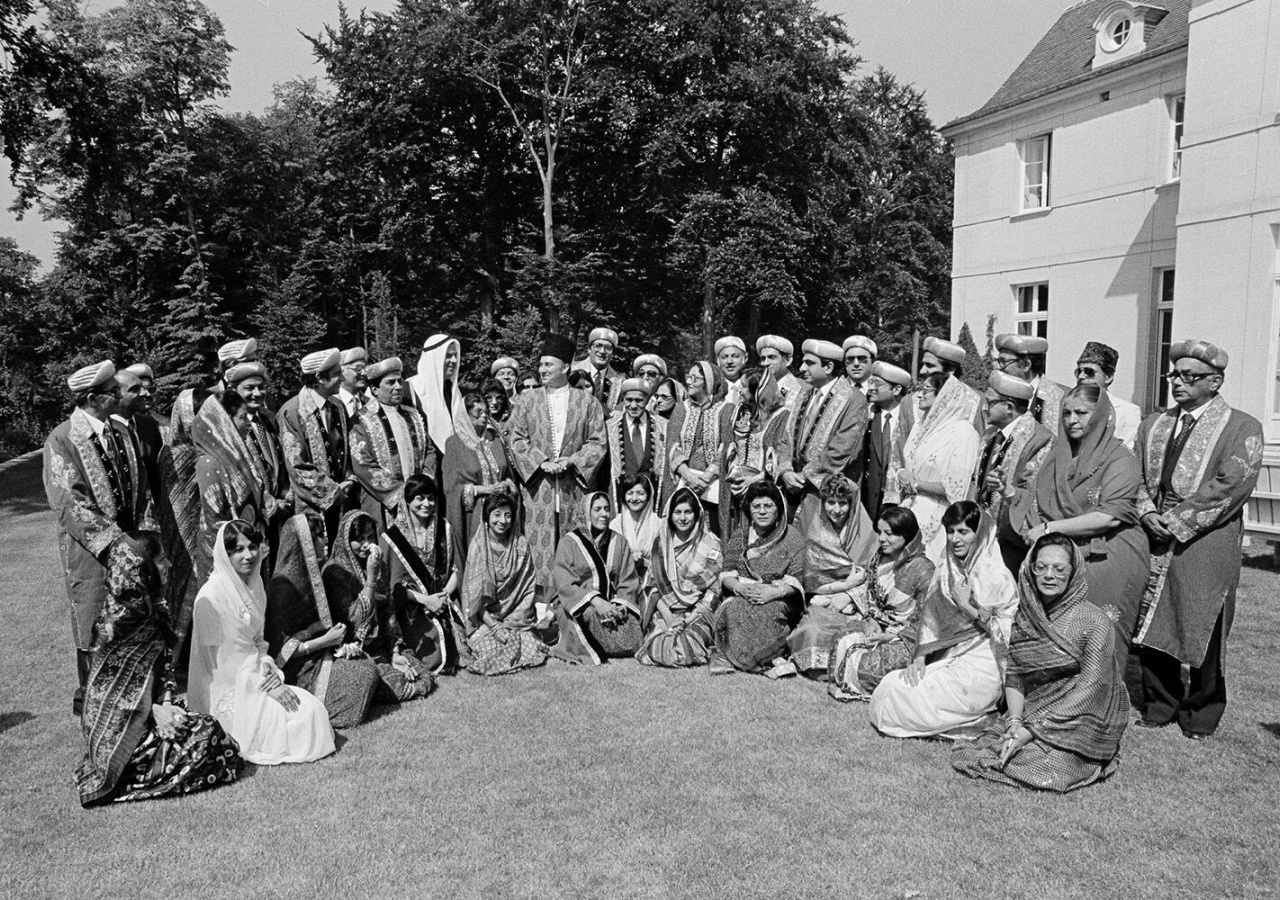 On 11 July 1982, Mawlana Hazar Imam received the leaders of the worldwide Jamat at Aiglemont, France for the inauguration of his Silver Jubilee. 