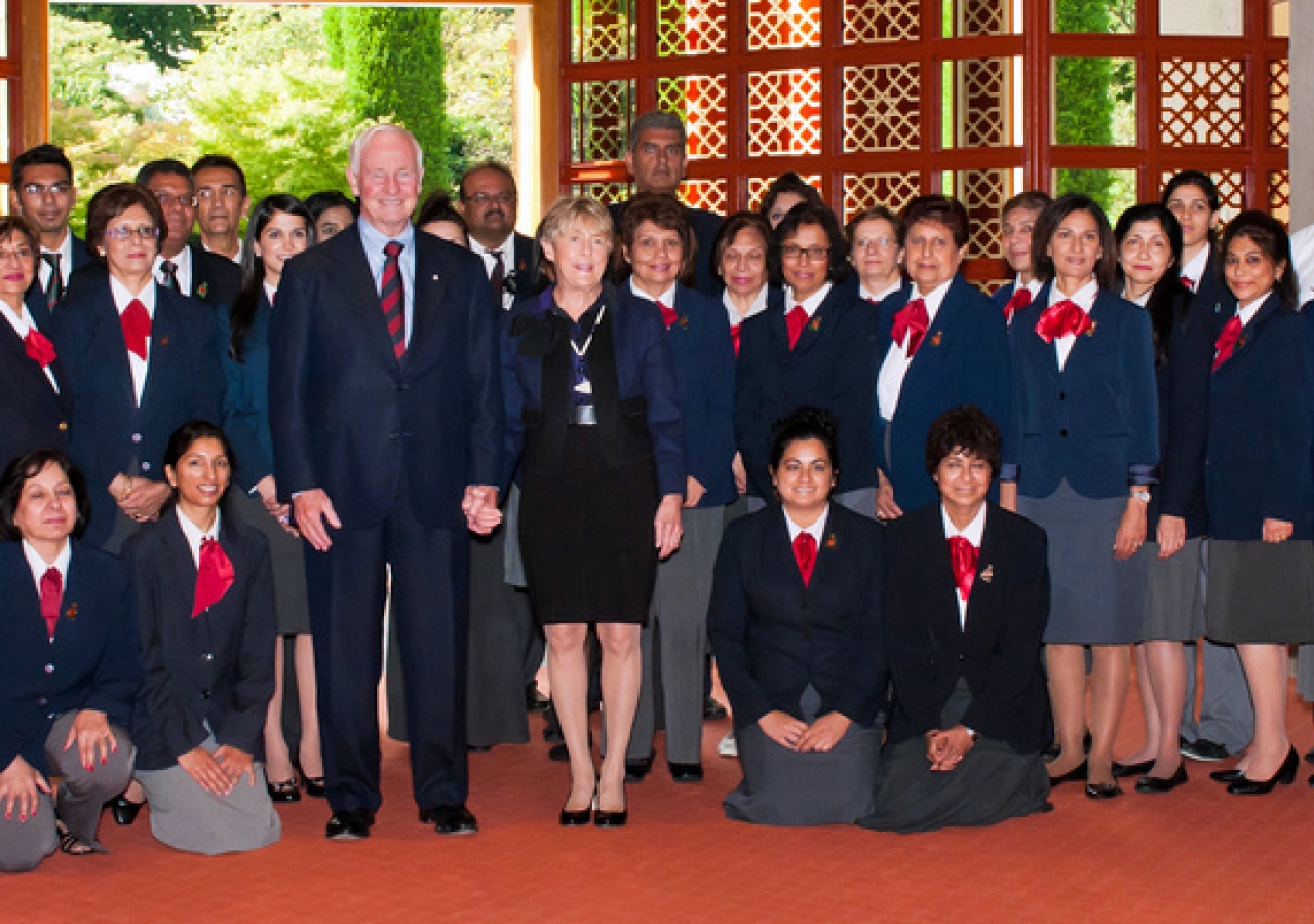 Their Excellencies the Right Honourable David Johnston, Governor General of Canada, and Mrs Sharon Johnston stand for a photograph with Ismaili community volunteers who organised the Canadian Club of Vancouver luncheon at the Ismaili Centre, Burnaby.