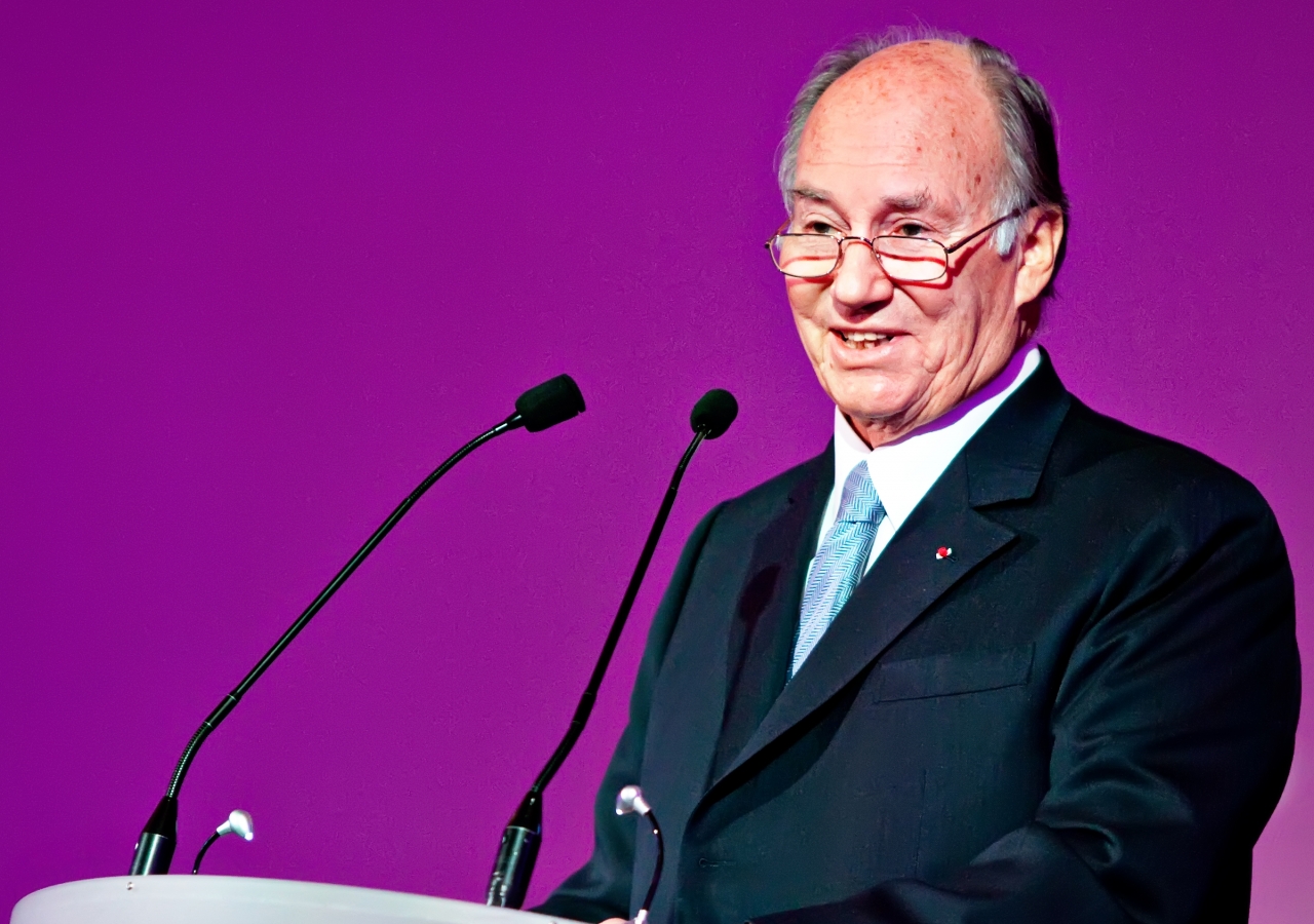 Mawlana Hazar Imam, who was awarded the J.C. Nichols Prize in 2011, addresses a leadership dinner at the Urban Land Institute Europe Annual Conference held in Paris.