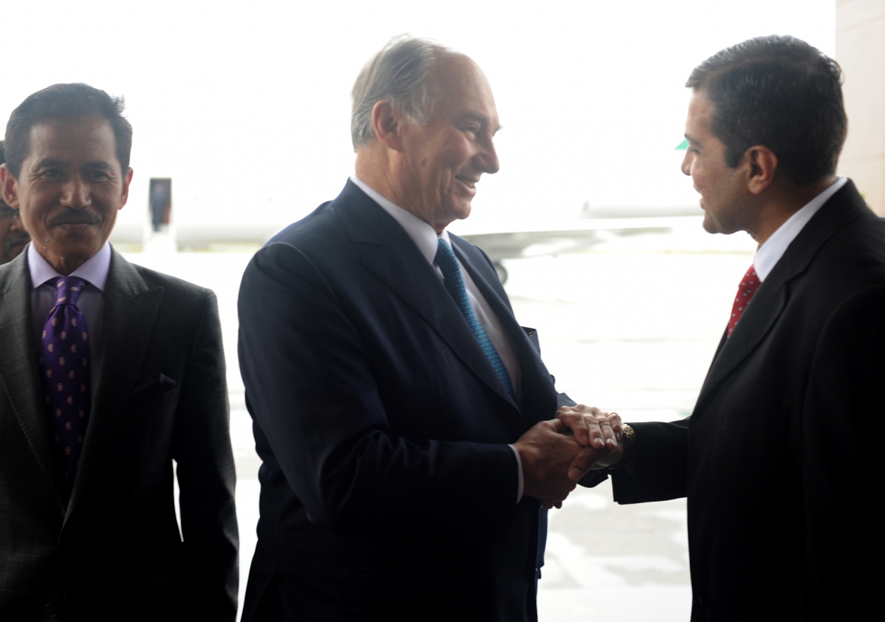 Upon his arrival in Malaysia, Mawlana Hazar Imam is greeted by Rai Inayat Bana, President of the Ismaili Council for the Far East.