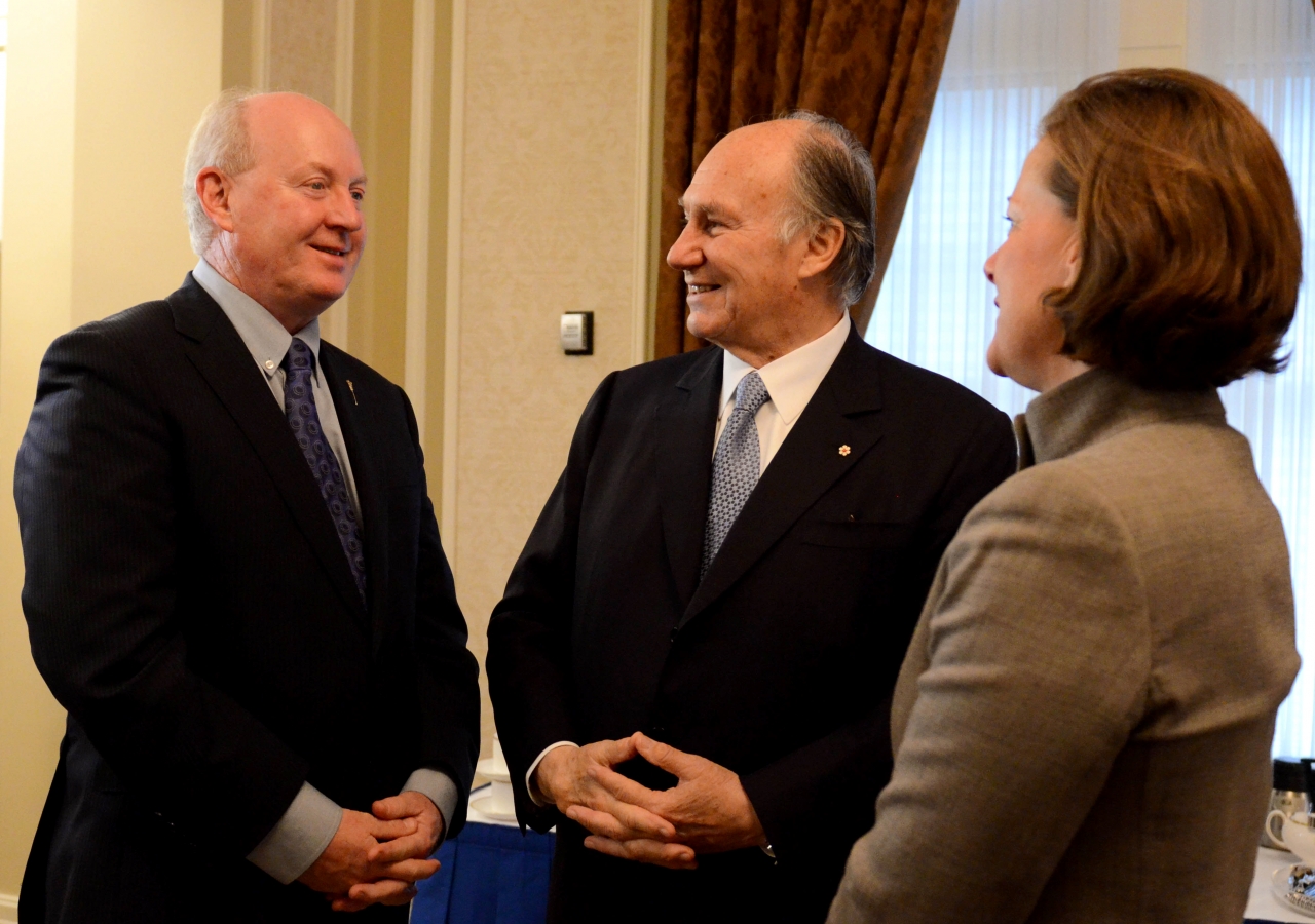 Mawlana Hazar Imam in conversation with Premier Alison Redford and Ken Hughes, Minister of Energy, at the signing of the Agreement of Cooperation between the Imamat and Alberta.