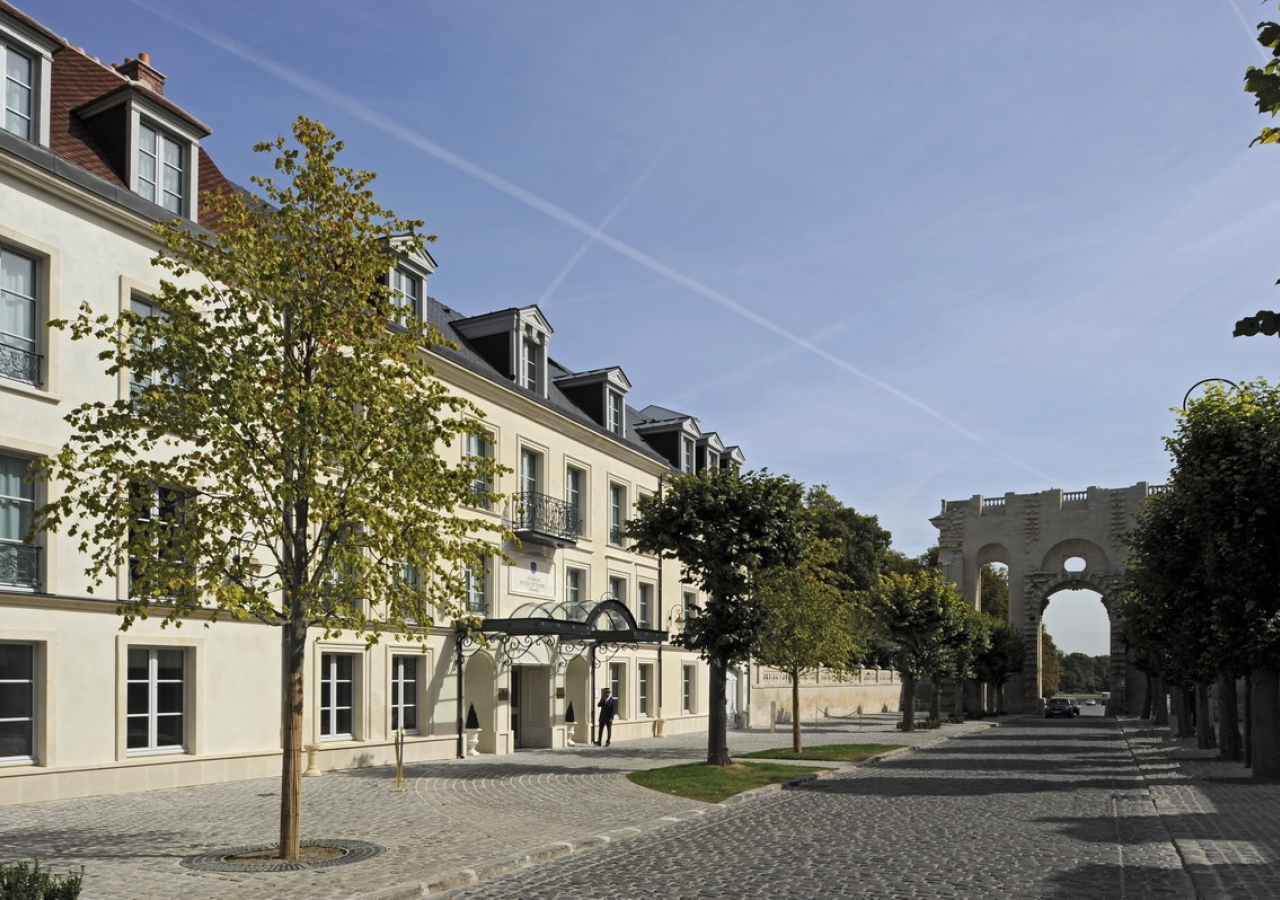 The hotel “Auberge du Jeu de Paume” was built by Mawlana Hazar Imam as part of a 20-year effort to revitalise the urban area surrounding the Domaine de Chantilly.