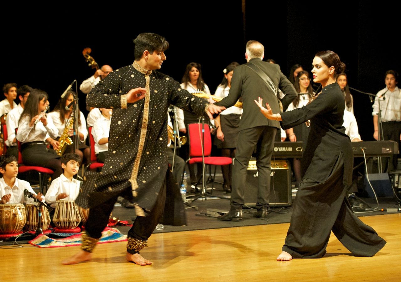 During the annual flagship concert of the Ismaili Community Ensemble, Riaz Rhemtulla and Scheherazaad Cooper bring the shadow landers to life through Kathak and Odissi dance forms.