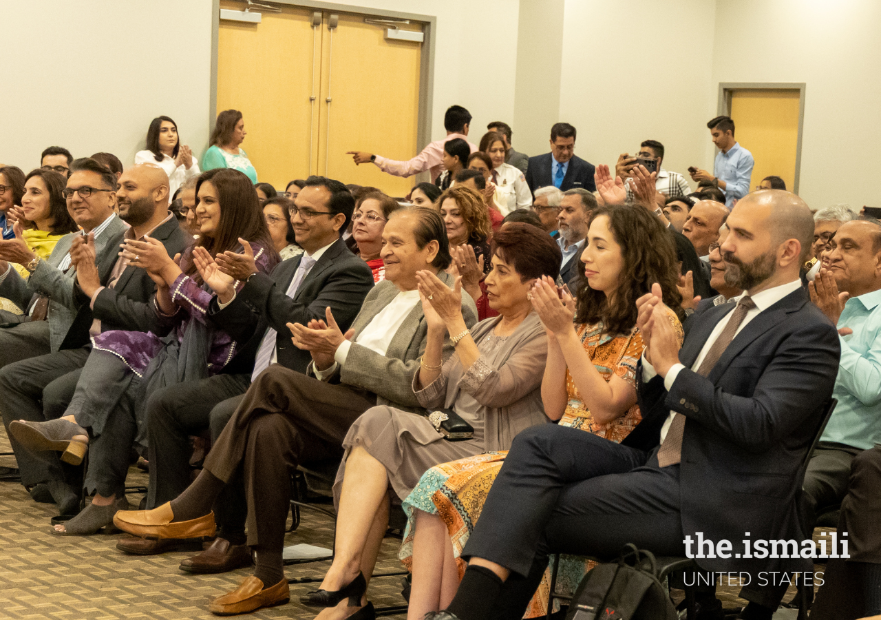 Dr. Chagnon and team members of Aga Khan Museum alongside the Jamat at the Friday evening session. Photo: Shama Manji.