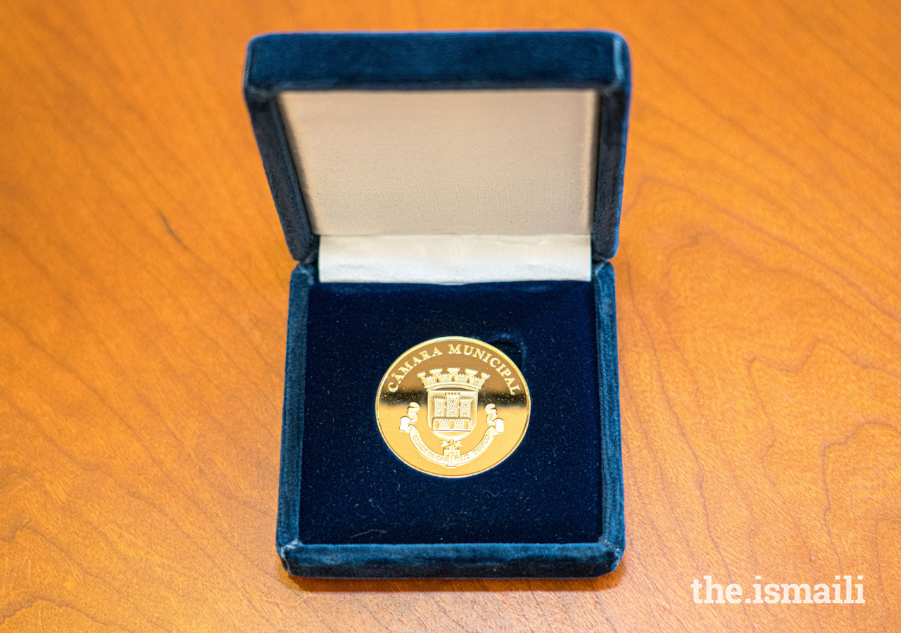 This gold medal of Castelo Branco is the city’s highest distinction and has been awarded to distinguished recipients since 1985.