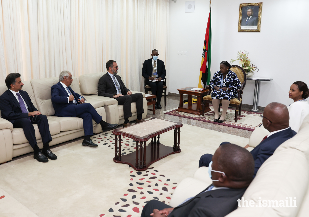 Prince Rahim in conversation with Esperança Laurinda, President of the Assembly of the Republic of Mozambique on 17 March 2022.