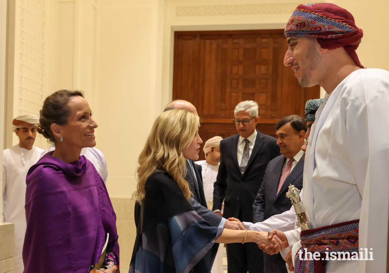 Princess Zahra in conversation with His Highness Sayyid Kamil bin Fahad bin Mahmood Al Said, Oman’s Secretary General at the Secretariat General of the Council Of Ministers.