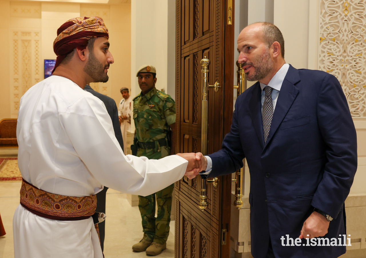 Prince Hussain and the Crown Prince of Oman, His Highness Sayyid Theyazin bin Haitam Al Said, greet one another at the Aga Khan Award for Architecture Prize-Giving Ceremony on 31 October 2022.