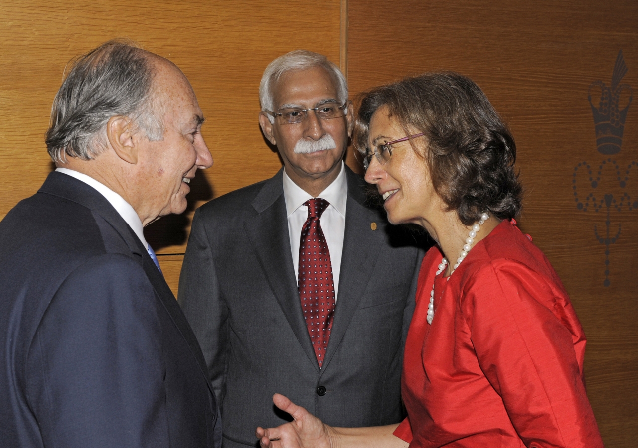 Mawlana Hazar Imam in conversation with the Rector of the Catholic University of Portugal, Dr Maria da Gloria Garcia, and the President of the Aga Khan University, Firoz Rasul, following the signing of a renewed Memorandum of Understanding between the ins