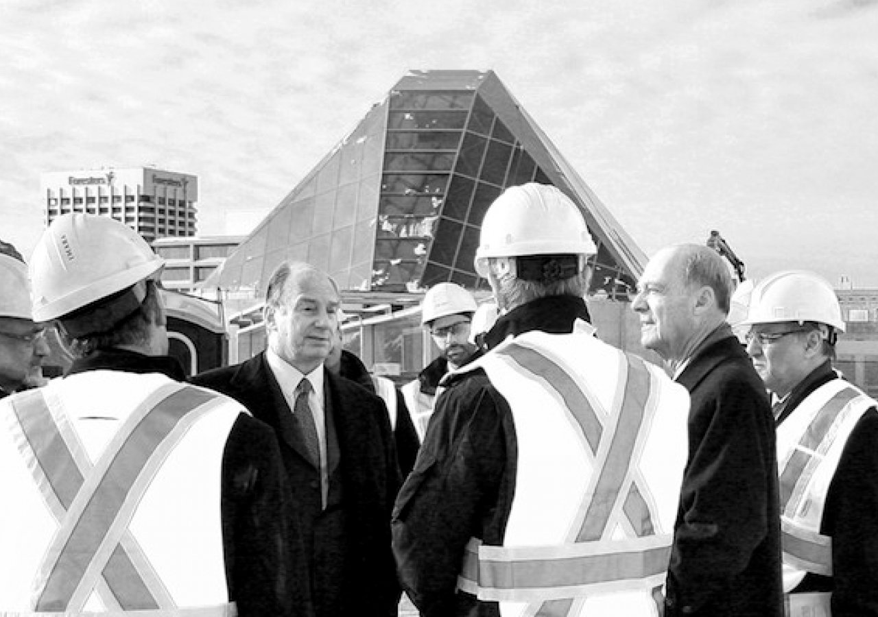 Mawlana Hazar Imam and Prince Amyn visit the site of the Aga Khan Museum, the Ismaili Centre, Toronto and their Park. The development has been described by the local media as a “crown jewel” for the Don Mills neighborhood where it is situated.