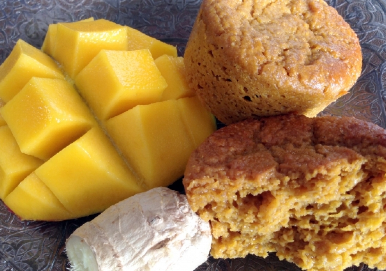 Mango and ginger cakes