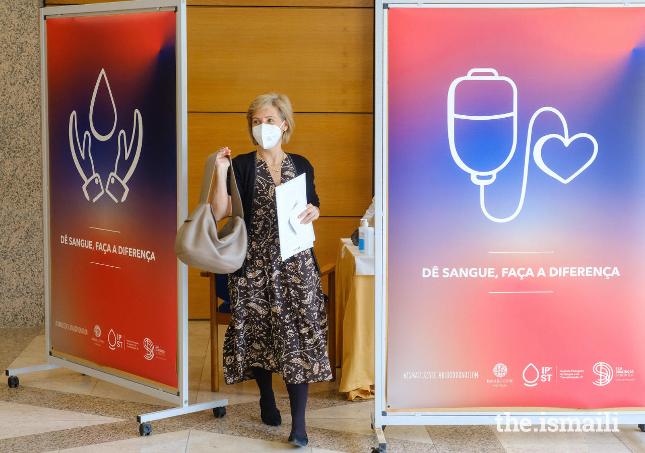 Dr Marta Temido, Portugal’s Minister for Health, prepares to donate blood at a blood donation campaign organised by Ismaili CIVIC at the Ismail Centre, Lisbon on 26 March 2022.