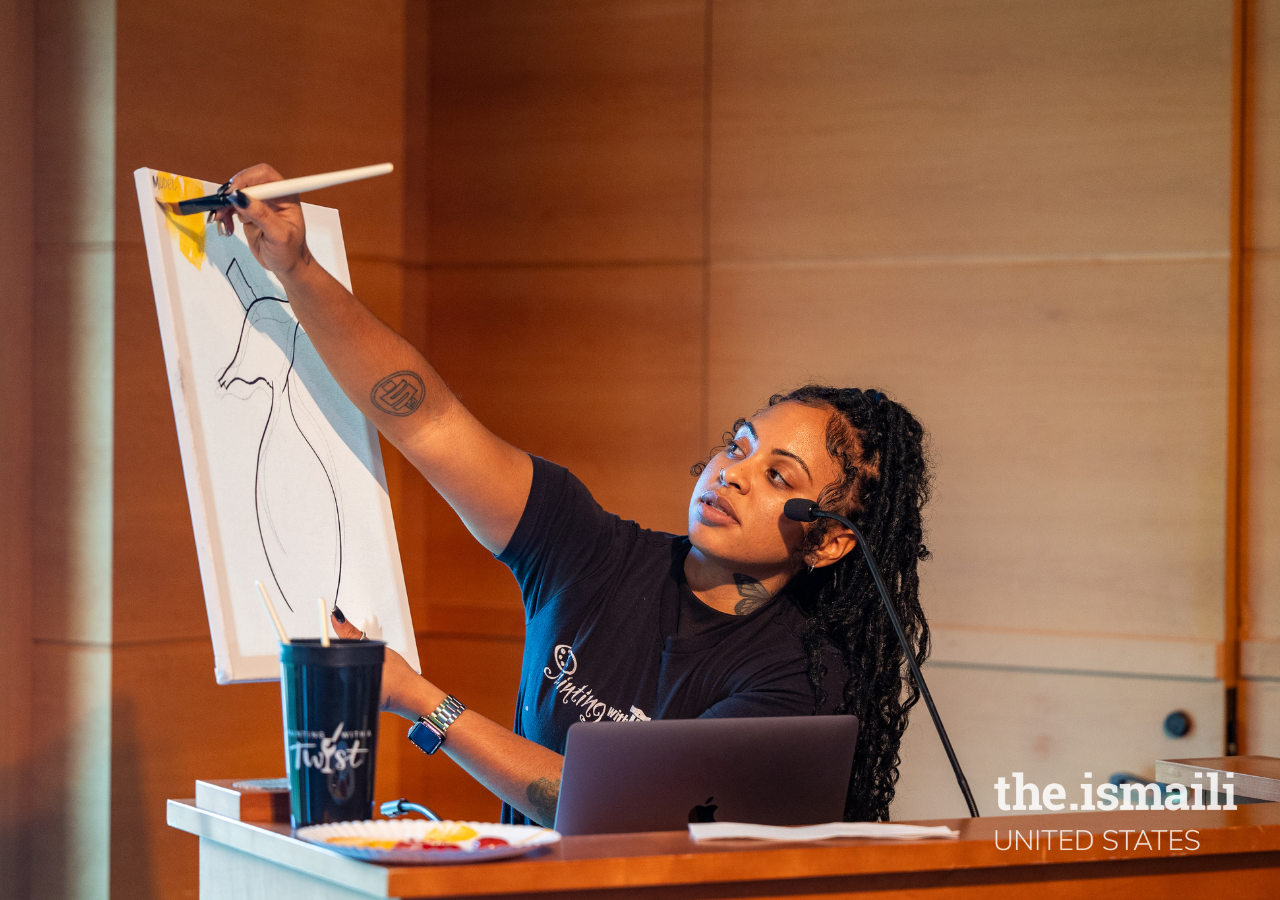 Instructor-led visual art activity. Photo: Eijaz Karamali. 