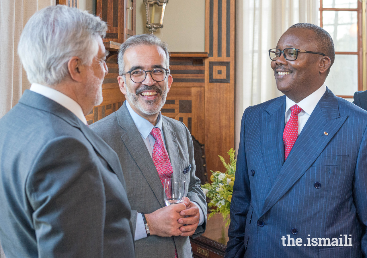 President Umaro Sissoco Embaló of Guinea-Bissau (right) with Portuguese Foreign Minister Paulo Rangel (centre) and former Foreign Minister Luís Amado (left).