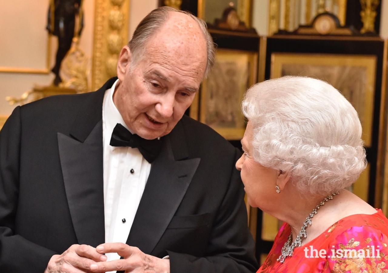 Her Majesty the Queen in conversation with Mawlana Hazar Imam at a dinner hosted by Her Majesty at Windsor Castle.