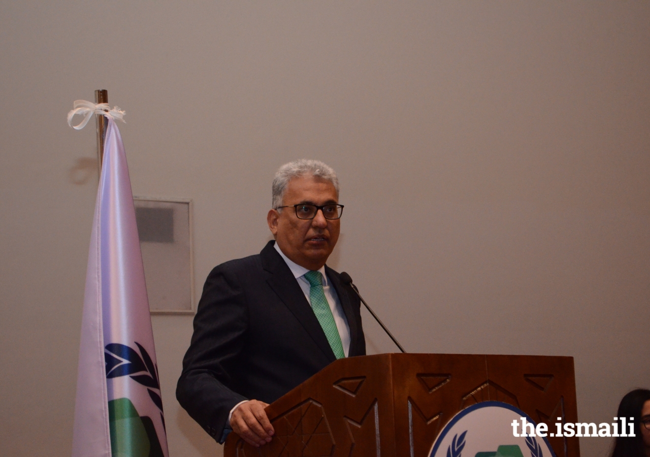 President Amiruddin Thanawala addresses the attendees and encourages the youth of the Jamat to participate in the inaugural conference