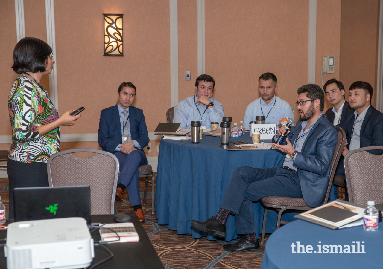 An LTP participant engages in dialogue with Shainool Jiwa, Head of Constituency Studies at The Institute of Ismaili Studies, during a session titled Leadership in the Ismaili Tariqah.