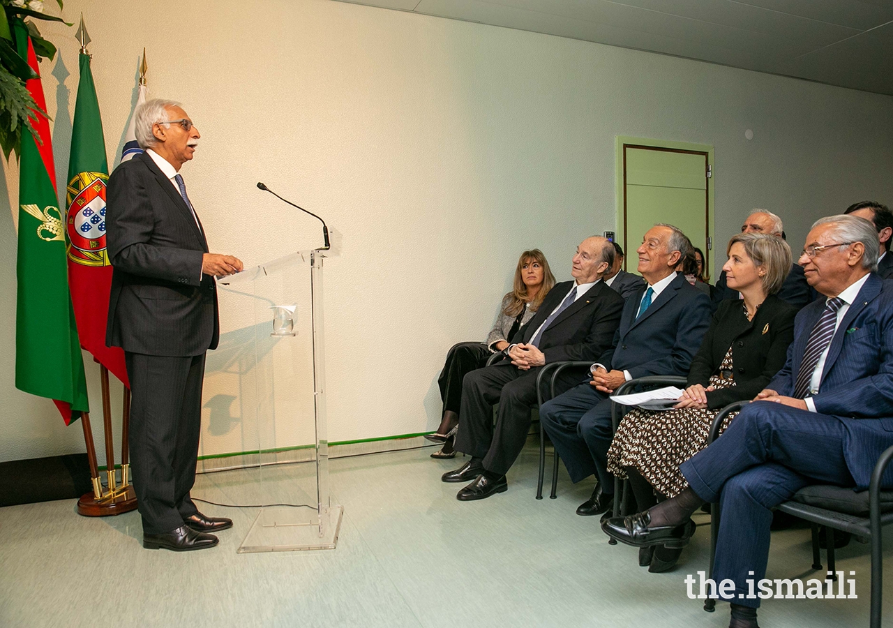 Firoz Rasul, President of the Aga Khan University (AKU) describes the strong relationship between the AKU and Portugal’s Ministry of Health at the ceremony to mark the donation of robotic surgery equipment by the Ismaili Imamat.