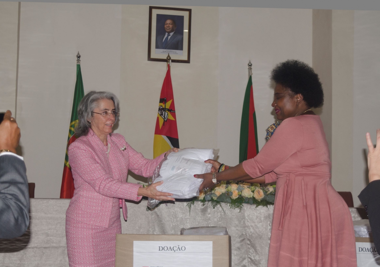 The Secretary of State of the Province of Maputo, Vitória Dias Diogo  and the Portuguese Ambassador to Mozambique, Amélia Maio de Paiva