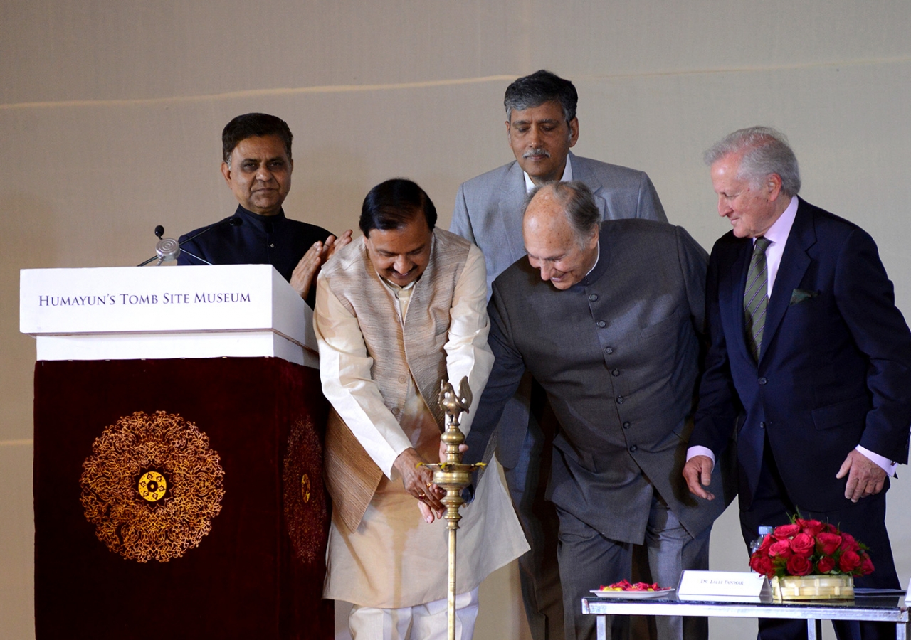 Mawlana Hazar Imam and Minister Sharma lay the foundation of a site museum to be situated at the Humayun's Tomb complex. TheIsmaili / Aziz Ajaney