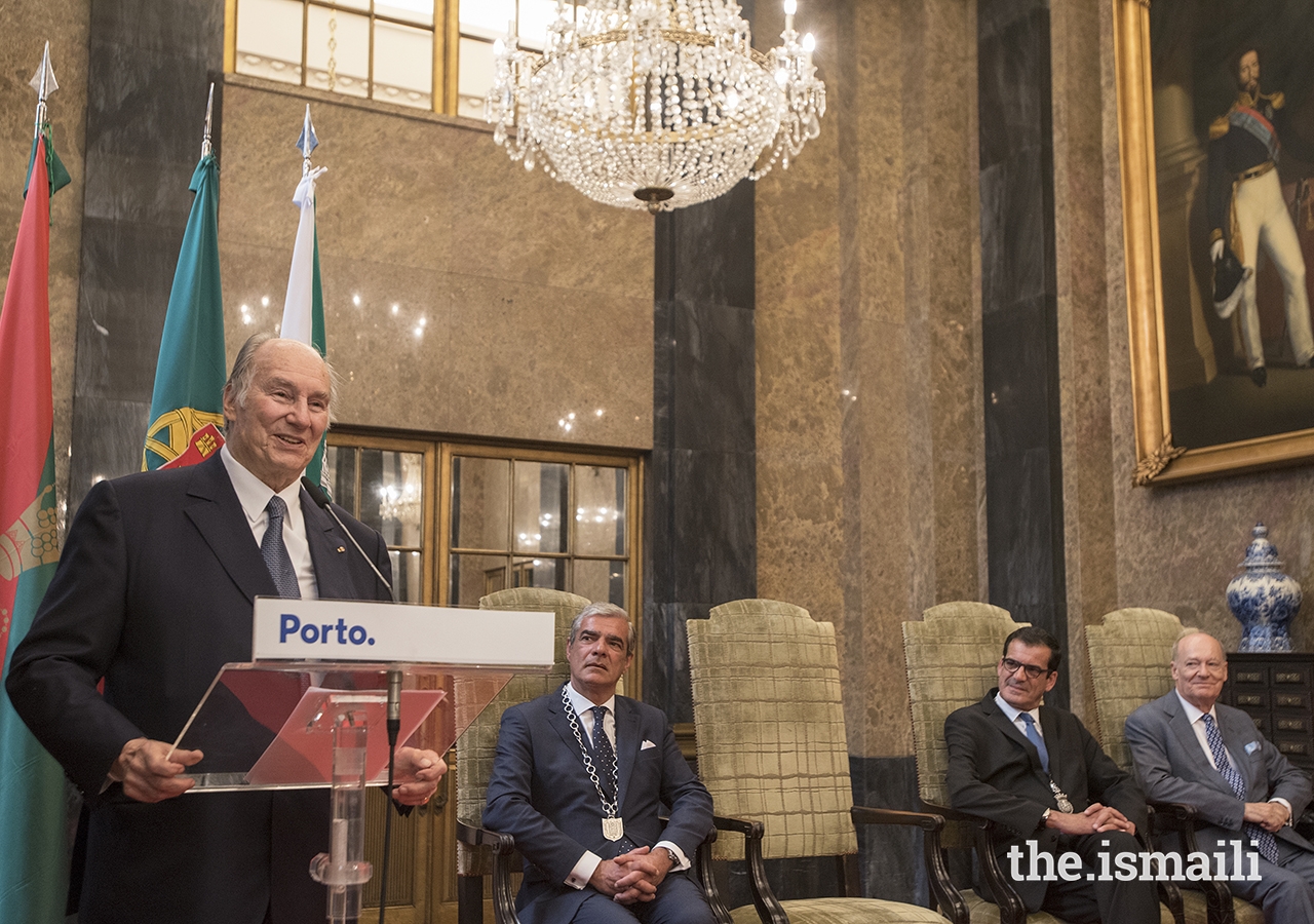 Mawlana Hazar Imam addresses guests gathered at the Noble Hall at Porto City Hall, upon being conferred the Keys of the City of Porto.