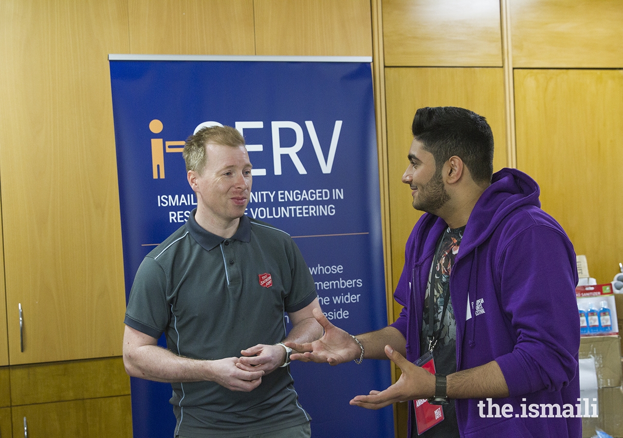 i-CERV and the Ismail Volunteer Corps partnered with The Salvation Army to prepare gift bags for the homeless and vulnerable people in Nottingham.