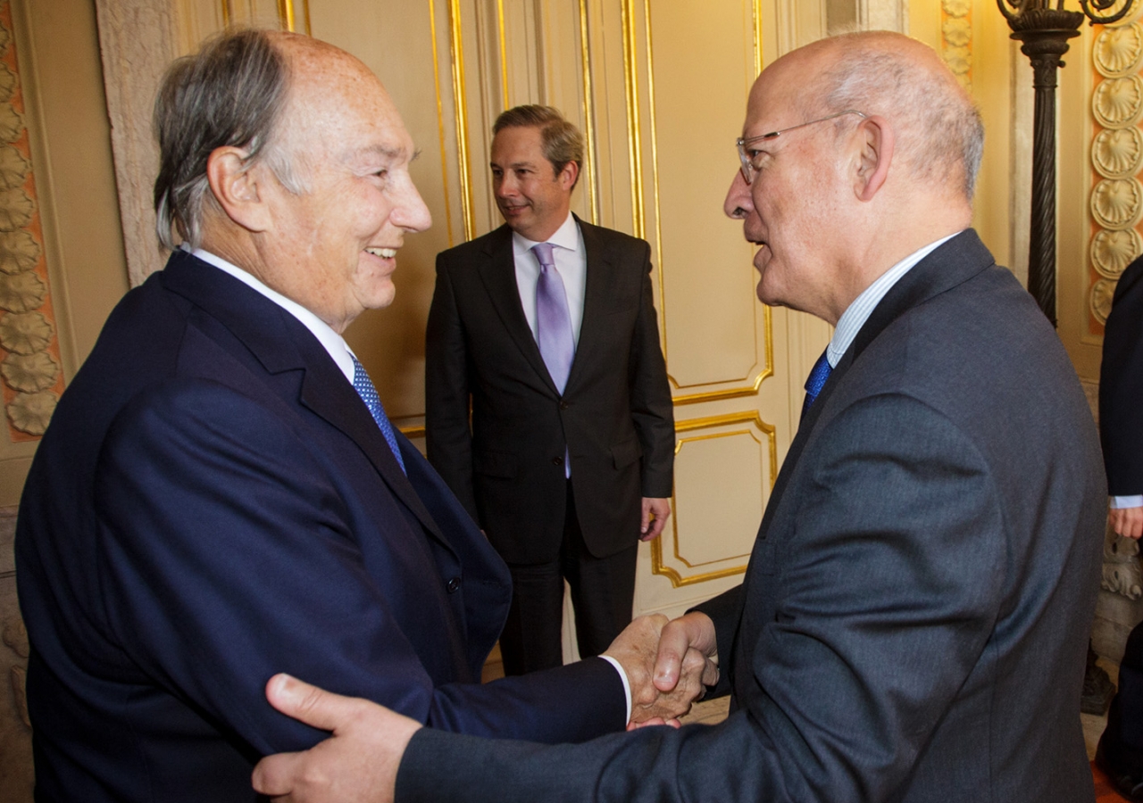 Mawlana Hazar Imam with Augusto Santos Silva, Portugal's Foreign Minister at the Palácio das Necessidades. AKDN / Luis Filipe Catarino