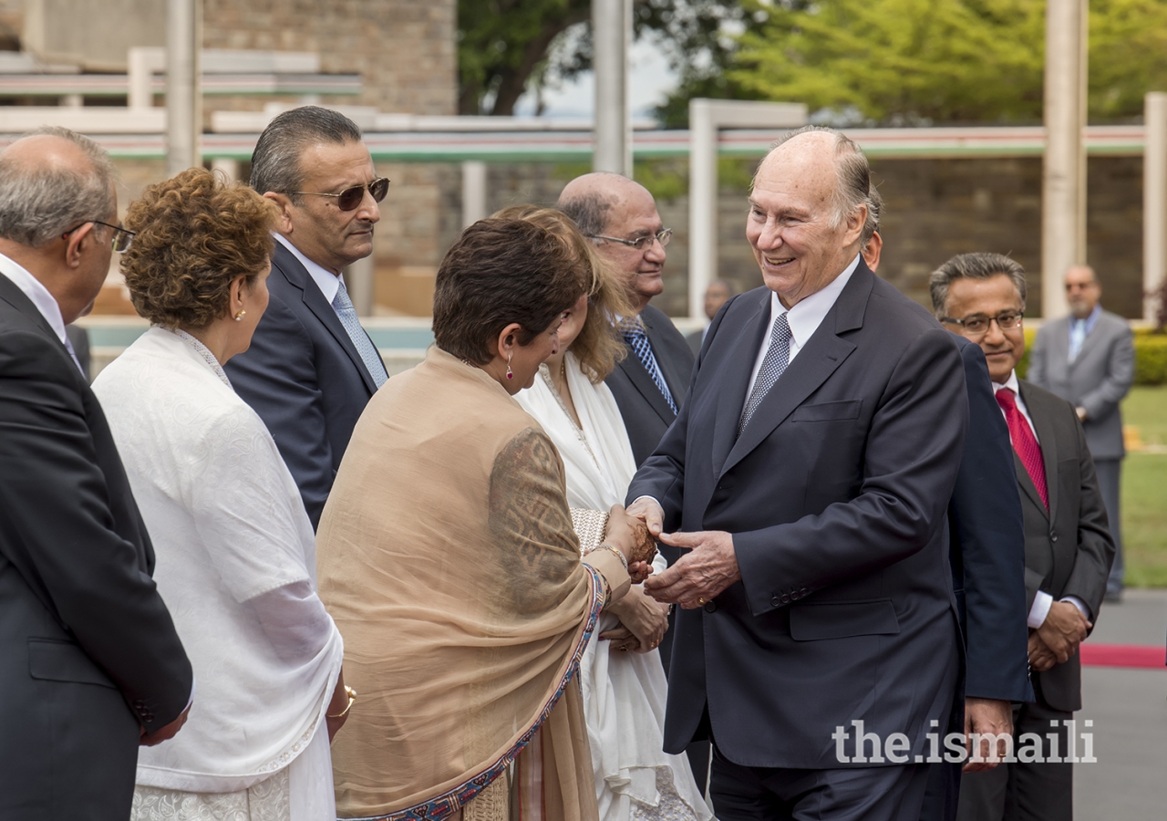 Leaders of the Jamat bid farewell to Mawlana Hazar Imam, shortly before he departs Kenya, completing his Diamond Jubilee visit.