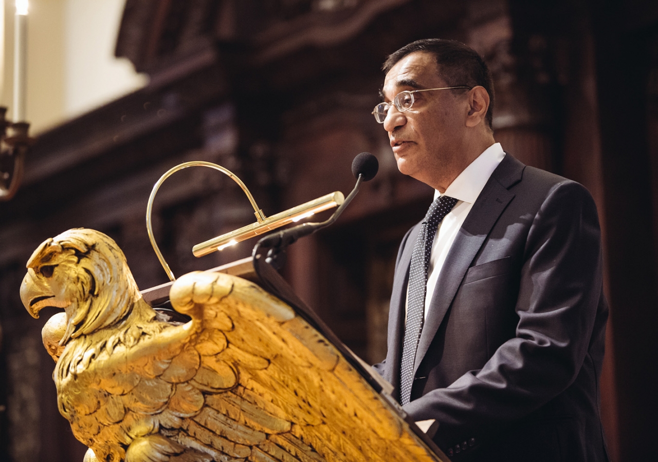 Professor Ali Asani introduces Mawlana Hazar Imam before the 2015 Samuel L. and Elizabeth Jodidi Lecture at Harvard University. Farhez Rayani