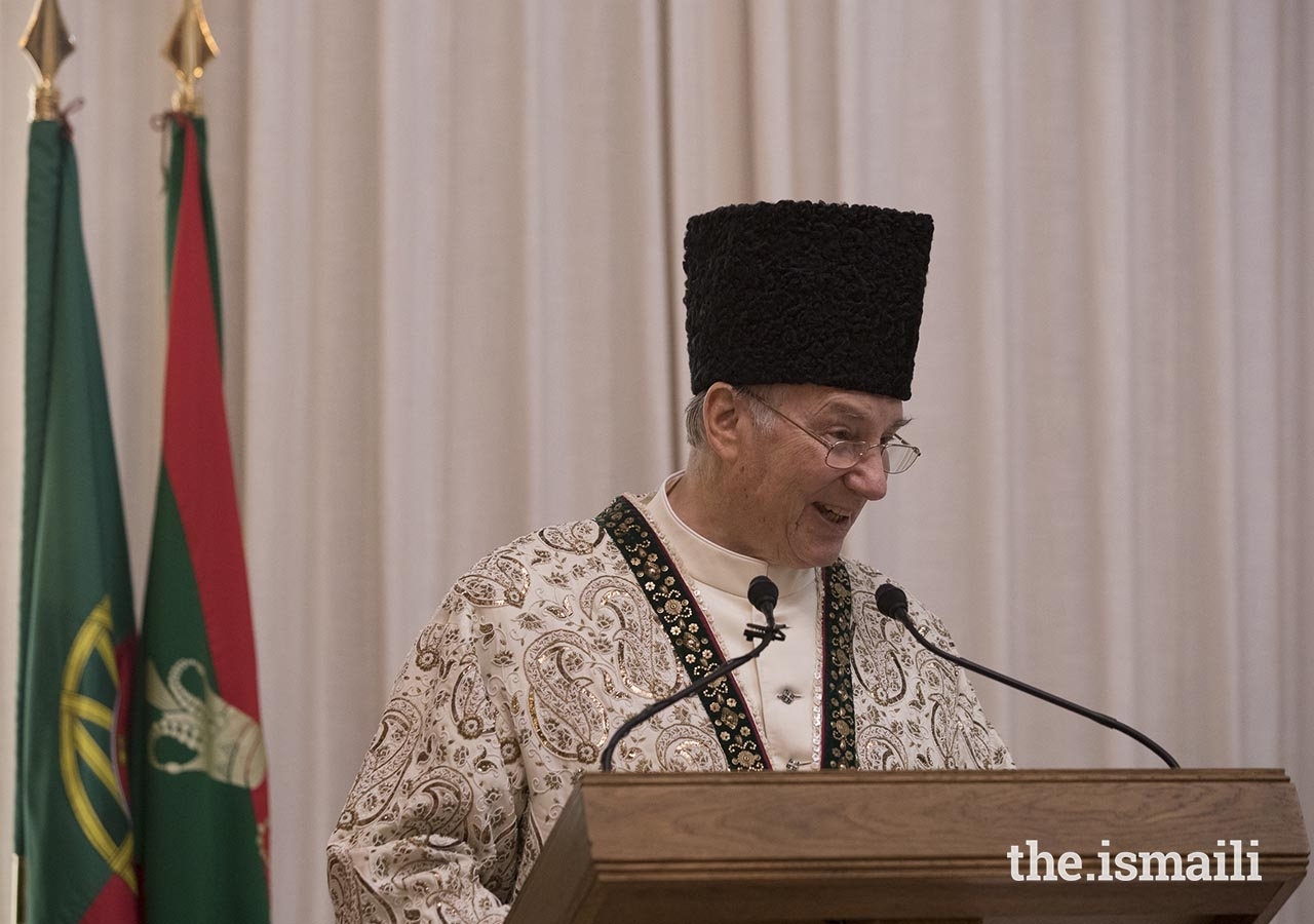 Hazar Imam discursa perante líderes do Jamat por ocasião da designação da sede do Imamat