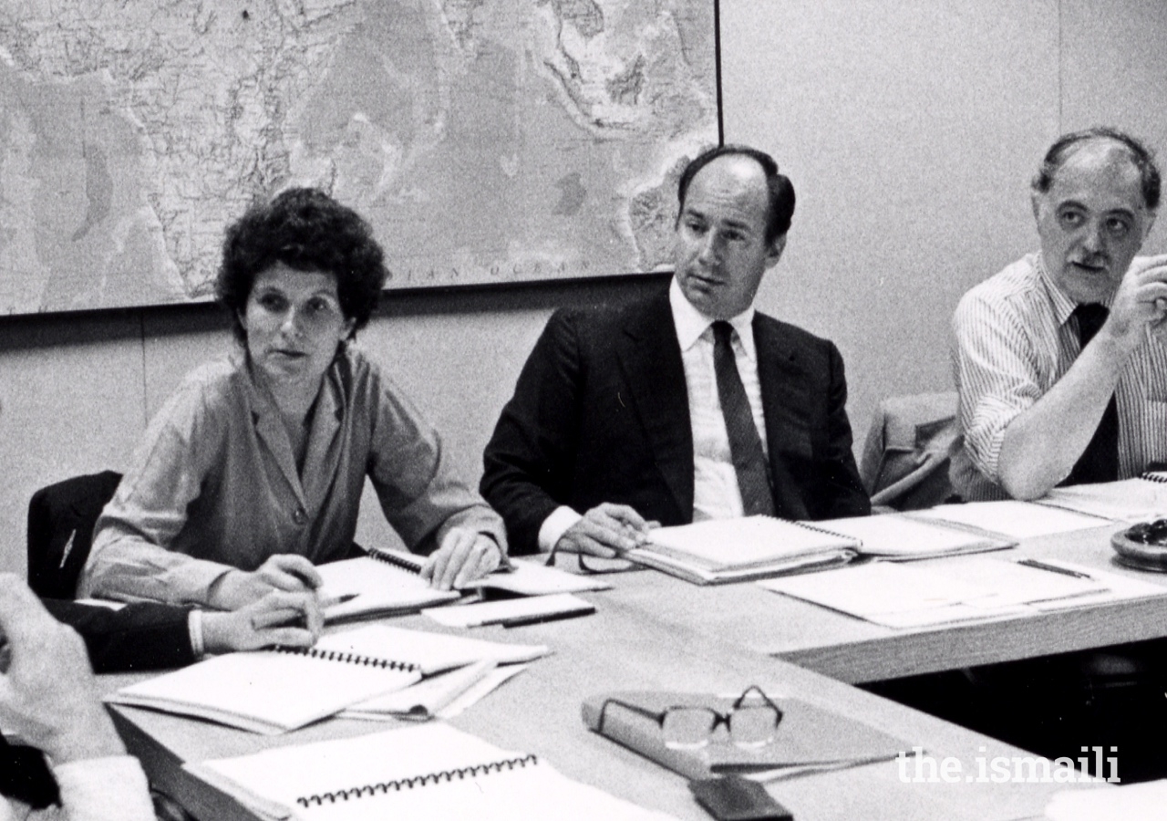 Members of the first Aga Khan Award for Architecture steering committee deliberating in Boston, in 1979. (From Left to Right) Renata Holod, Mawlana Hazar Imam, and Oleg Grabar.