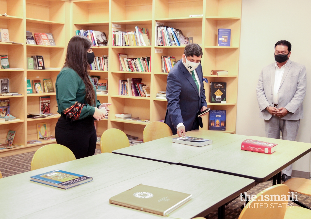 Pakistani Consul General, Mr. Abrar Hashmi, tours the Ismaili Jamatkhana in Atlanta.