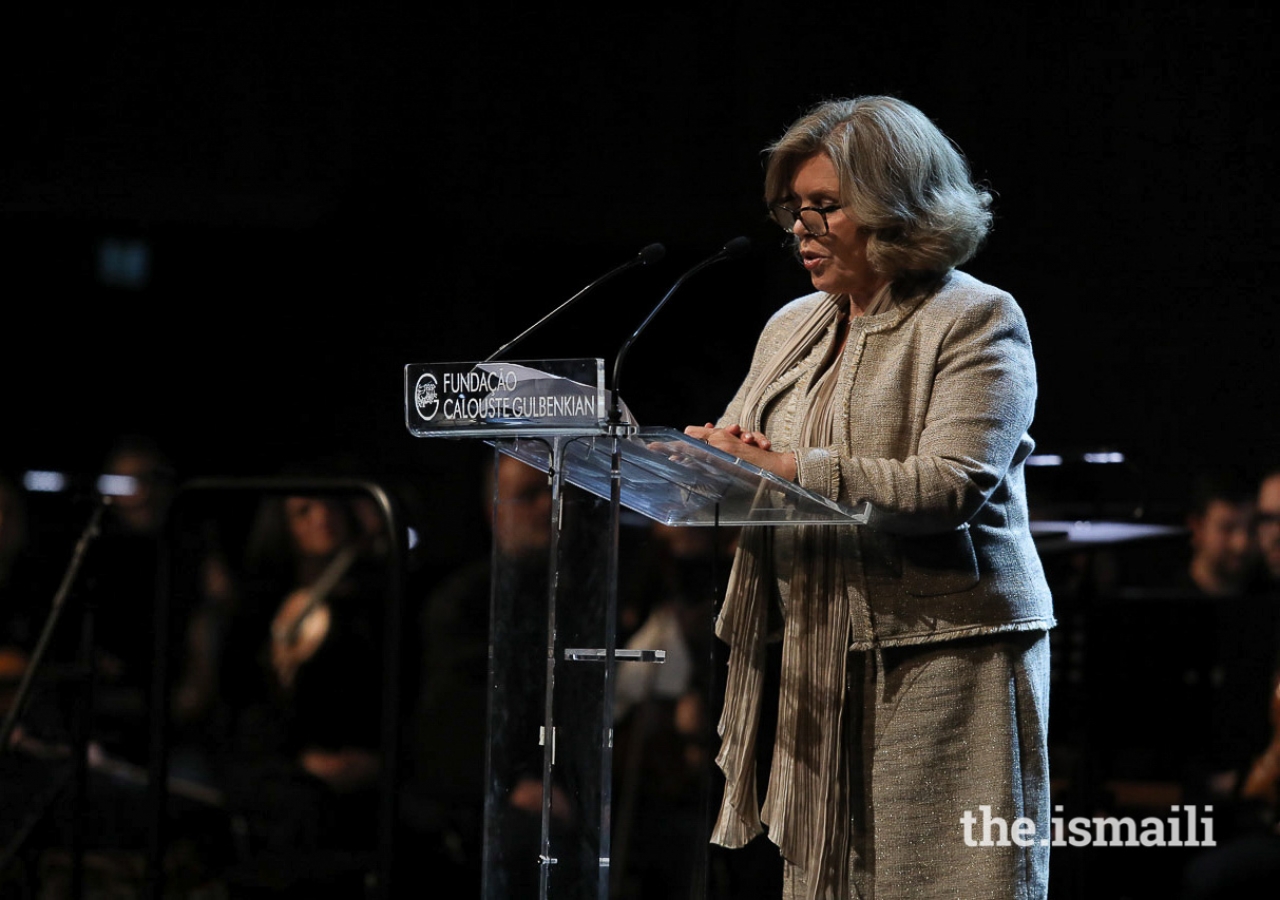 Isabel Mota, President of the Calouste Gulbenkian Foundation addressing the audience. 